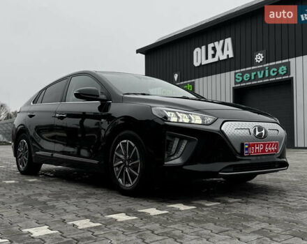 Черный Хендай Ioniq, объемом двигателя 0 л и пробегом 47 тыс. км за 16100 $, фото 8 на Automoto.ua