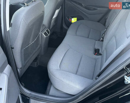 Черный Хендай Ioniq, объемом двигателя 0 л и пробегом 158 тыс. км за 15450 $, фото 30 на Automoto.ua