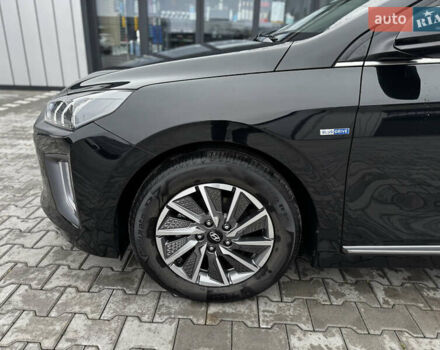 Черный Хендай Ioniq, объемом двигателя 0 л и пробегом 47 тыс. км за 16100 $, фото 63 на Automoto.ua