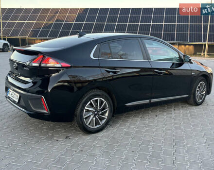 Черный Хендай Ioniq, объемом двигателя 0 л и пробегом 158 тыс. км за 15450 $, фото 13 на Automoto.ua