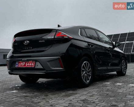 Черный Хендай Ioniq, объемом двигателя 0 л и пробегом 47 тыс. км за 16100 $, фото 5 на Automoto.ua