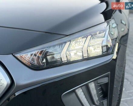 Черный Хендай Ioniq, объемом двигателя 0 л и пробегом 158 тыс. км за 15450 $, фото 18 на Automoto.ua