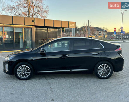Черный Хендай Ioniq, объемом двигателя 0 л и пробегом 158 тыс. км за 15450 $, фото 5 на Automoto.ua