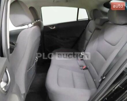 Черный Хендай Ioniq, объемом двигателя 0 л и пробегом 107 тыс. км за 15638 $, фото 5 на Automoto.ua