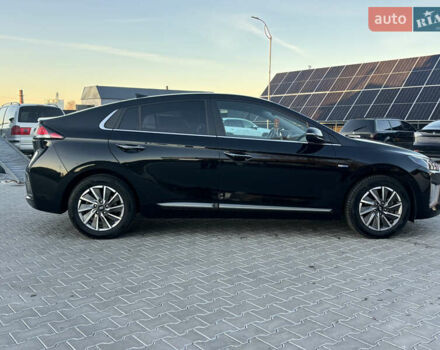 Черный Хендай Ioniq, объемом двигателя 0 л и пробегом 158 тыс. км за 15450 $, фото 14 на Automoto.ua