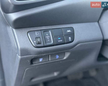 Черный Хендай Ioniq, объемом двигателя 0 л и пробегом 158 тыс. км за 15450 $, фото 25 на Automoto.ua