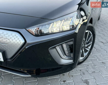 Черный Хендай Ioniq, объемом двигателя 0 л и пробегом 158 тыс. км за 15450 $, фото 3 на Automoto.ua
