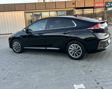Черный Хендай Ioniq, объемом двигателя 0 л и пробегом 158 тыс. км за 15450 $, фото 7 на Automoto.ua