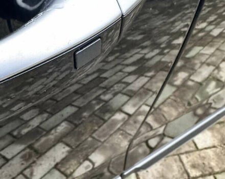 Черный Хендай Ioniq, объемом двигателя 0 л и пробегом 119 тыс. км за 15999 $, фото 26 на Automoto.ua