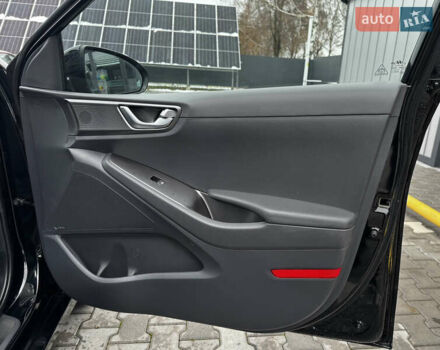 Черный Хендай Ioniq, объемом двигателя 0 л и пробегом 47 тыс. км за 16100 $, фото 42 на Automoto.ua