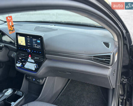 Черный Хендай Ioniq, объемом двигателя 0 л и пробегом 158 тыс. км за 15450 $, фото 37 на Automoto.ua