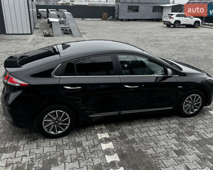 Черный Хендай Ioniq, объемом двигателя 0 л и пробегом 47 тыс. км за 16100 $, фото 15 на Automoto.ua