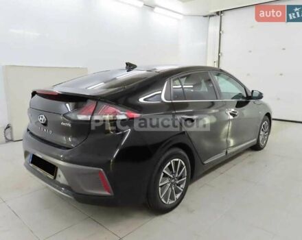 Черный Хендай Ioniq, объемом двигателя 0 л и пробегом 107 тыс. км за 15638 $, фото 1 на Automoto.ua