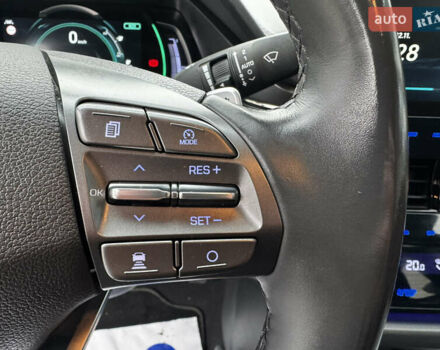 Черный Хендай Ioniq, объемом двигателя 0 л и пробегом 47 тыс. км за 16100 $, фото 27 на Automoto.ua
