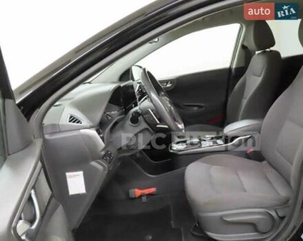 Черный Хендай Ioniq, объемом двигателя 0 л и пробегом 107 тыс. км за 15638 $, фото 4 на Automoto.ua