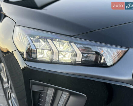 Черный Хендай Ioniq, объемом двигателя 0 л и пробегом 158 тыс. км за 15450 $, фото 17 на Automoto.ua