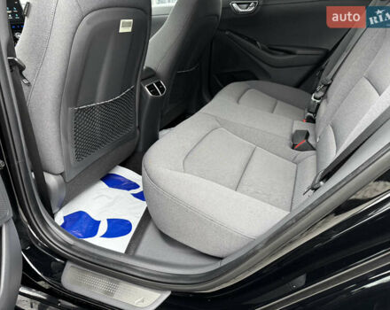 Черный Хендай Ioniq, объемом двигателя 0 л и пробегом 47 тыс. км за 16100 $, фото 34 на Automoto.ua