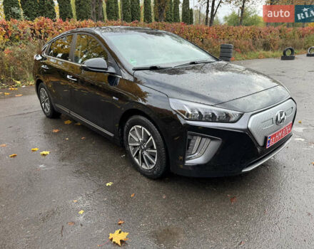 Хендай Ioniq 2020 у Луцьку на Automoto.ua Чорний Хендай Ioniq, об'ємом двигуна 0 л та пробігом 70 тис. км за 14900 $, фото 2 на Automoto.ua
