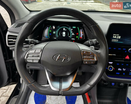 Черный Хендай Ioniq, объемом двигателя 0 л и пробегом 47 тыс. км за 16100 $, фото 26 на Automoto.ua