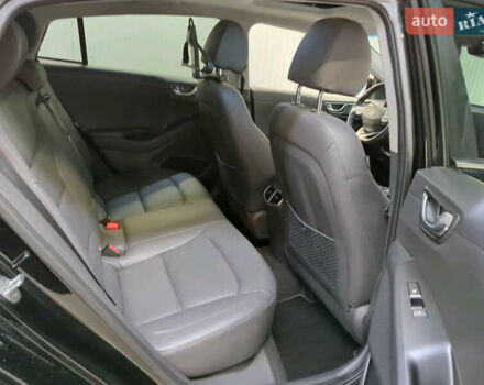 Черный Хендай Ioniq, объемом двигателя 0 л и пробегом 119 тыс. км за 16500 $, фото 5 на Automoto.ua