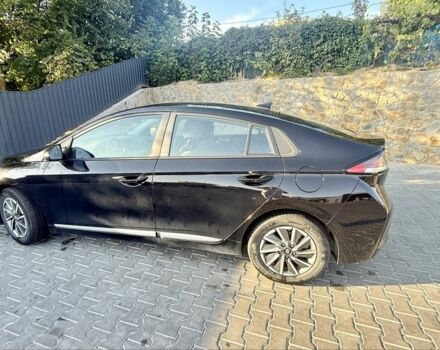 Черный Хендай Ioniq, объемом двигателя 0 л и пробегом 41 тыс. км за 16496 $, фото 17 на Automoto.ua