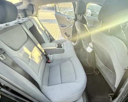 Черный Хендай Ioniq, объемом двигателя 0 л и пробегом 41 тыс. км за 16496 $, фото 4 на Automoto.ua