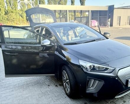 Черный Хендай Ioniq, объемом двигателя 0 л и пробегом 41 тыс. км за 16496 $, фото 19 на Automoto.ua
