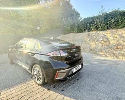 Черный Хендай Ioniq, объемом двигателя 0 л и пробегом 41 тыс. км за 16496 $, фото 8 на Automoto.ua