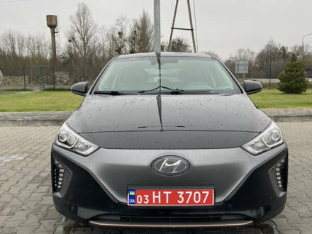 Черный Хендай Ioniq, объемом двигателя 0 л и пробегом 113 тыс. км за 13300 $, фото 1 на Automoto.ua