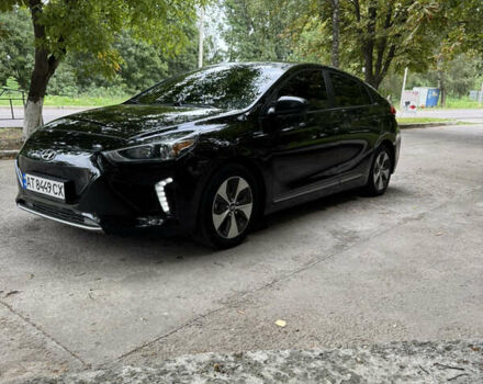 Черный Хендай Ioniq, объемом двигателя 0 л и пробегом 157 тыс. км за 10700 $, фото 1 на Automoto.ua