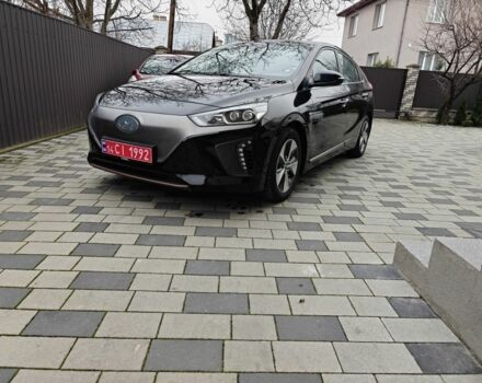 Черный Хендай Ioniq, объемом двигателя 0 л и пробегом 141 тыс. км за 11999 $, фото 1 на Automoto.ua