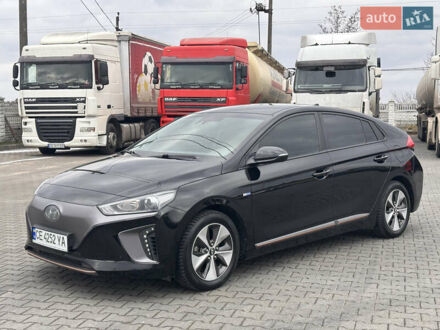 Хендай Ioniq 2018 в Черновцах на Automoto.ua Черный Хендай Ioniq, объемом двигателя 0 л и пробегом 115 тыс. км за 12999 $, фото 1 на Automoto.ua