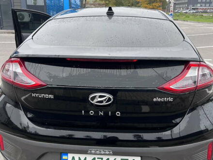 Хендай Ioniq 2018 у Житомирі на Automoto.ua Чорний Хендай Ioniq, об'ємом двигуна 0 л та пробігом 78 тис. км за 13700 $, фото 1 на Automoto.ua