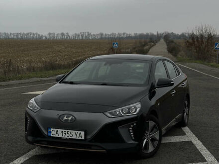 Черный Хендай Ioniq, объемом двигателя 0 л и пробегом 134 тыс. км за 13200 $, фото 1 на Automoto.ua