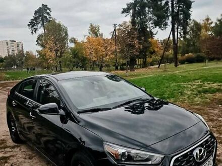 Черный Хендай Ioniq, объемом двигателя 1.58 л и пробегом 53 тыс. км за 15200 $, фото 1 на Automoto.ua