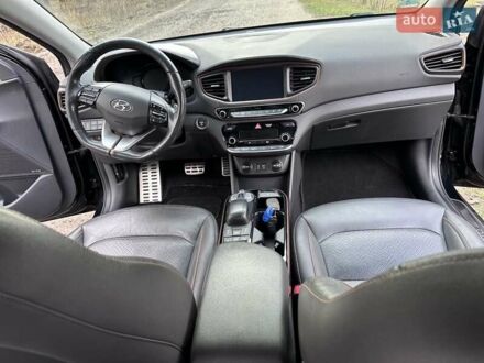 Черный Хендай Ioniq, объемом двигателя 0 л и пробегом 162 тыс. км за 12600 $, фото 1 на Automoto.ua