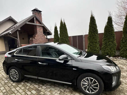 Черный Хендай Ioniq, объемом двигателя 0 л и пробегом 119 тыс. км за 15999 $, фото 1 на Automoto.ua