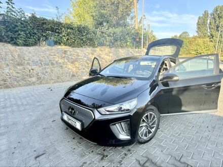 Черный Хендай Ioniq, объемом двигателя 0 л и пробегом 41 тыс. км за 16996 $, фото 1 на Automoto.ua