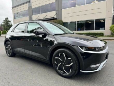 Черный Хендай Ioniq, объемом двигателя 0 л и пробегом 14 тыс. км за 14800 $, фото 1 на Automoto.ua