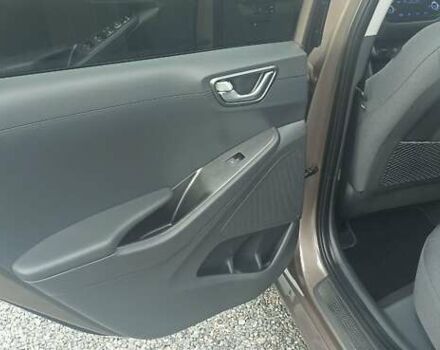 Коричневый Хендай Ioniq, объемом двигателя 0 л и пробегом 87 тыс. км за 15000 $, фото 2 на Automoto.ua