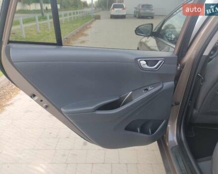 Коричневый Хендай Ioniq, объемом двигателя 0 л и пробегом 136 тыс. км за 15700 $, фото 12 на Automoto.ua