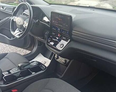 Коричневый Хендай Ioniq, объемом двигателя 0 л и пробегом 87 тыс. км за 15000 $, фото 26 на Automoto.ua