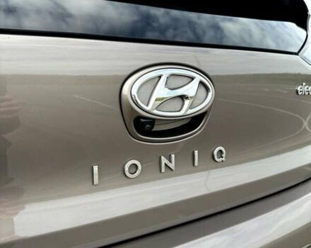 Коричневый Хендай Ioniq, объемом двигателя 0 л и пробегом 138 тыс. км за 16150 $, фото 7 на Automoto.ua