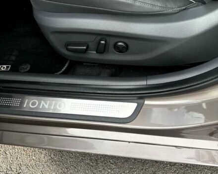 Коричневый Хендай Ioniq, объемом двигателя 0 л и пробегом 138 тыс. км за 16150 $, фото 17 на Automoto.ua
