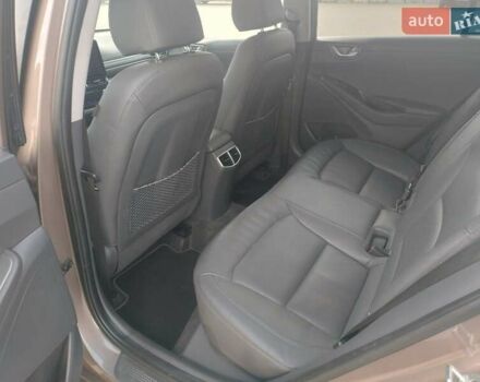 Коричневый Хендай Ioniq, объемом двигателя 0 л и пробегом 136 тыс. км за 15700 $, фото 19 на Automoto.ua