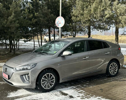 Коричневый Хендай Ioniq, объемом двигателя 0 л и пробегом 68 тыс. км за 15200 $, фото 6 на Automoto.ua