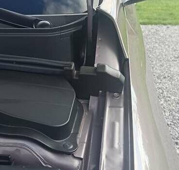 Коричневый Хендай Ioniq, объемом двигателя 0 л и пробегом 87 тыс. км за 15000 $, фото 17 на Automoto.ua