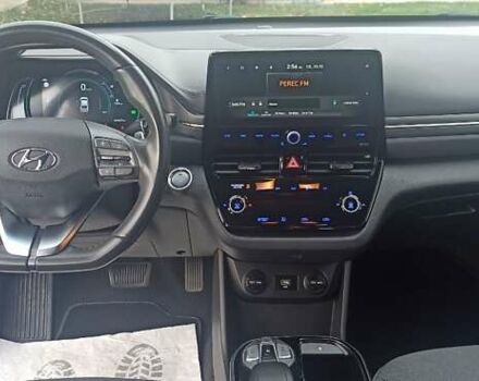 Коричневый Хендай Ioniq, объемом двигателя 0 л и пробегом 87 тыс. км за 15000 $, фото 3 на Automoto.ua