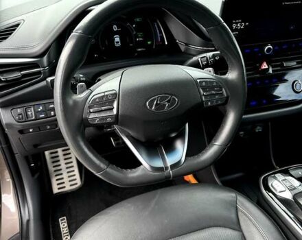 Коричневый Хендай Ioniq, объемом двигателя 0 л и пробегом 138 тыс. км за 16150 $, фото 14 на Automoto.ua