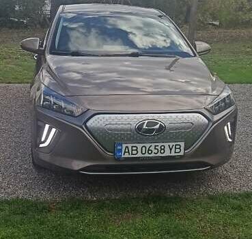 Коричневый Хендай Ioniq, объемом двигателя 0 л и пробегом 87 тыс. км за 15000 $, фото 8 на Automoto.ua